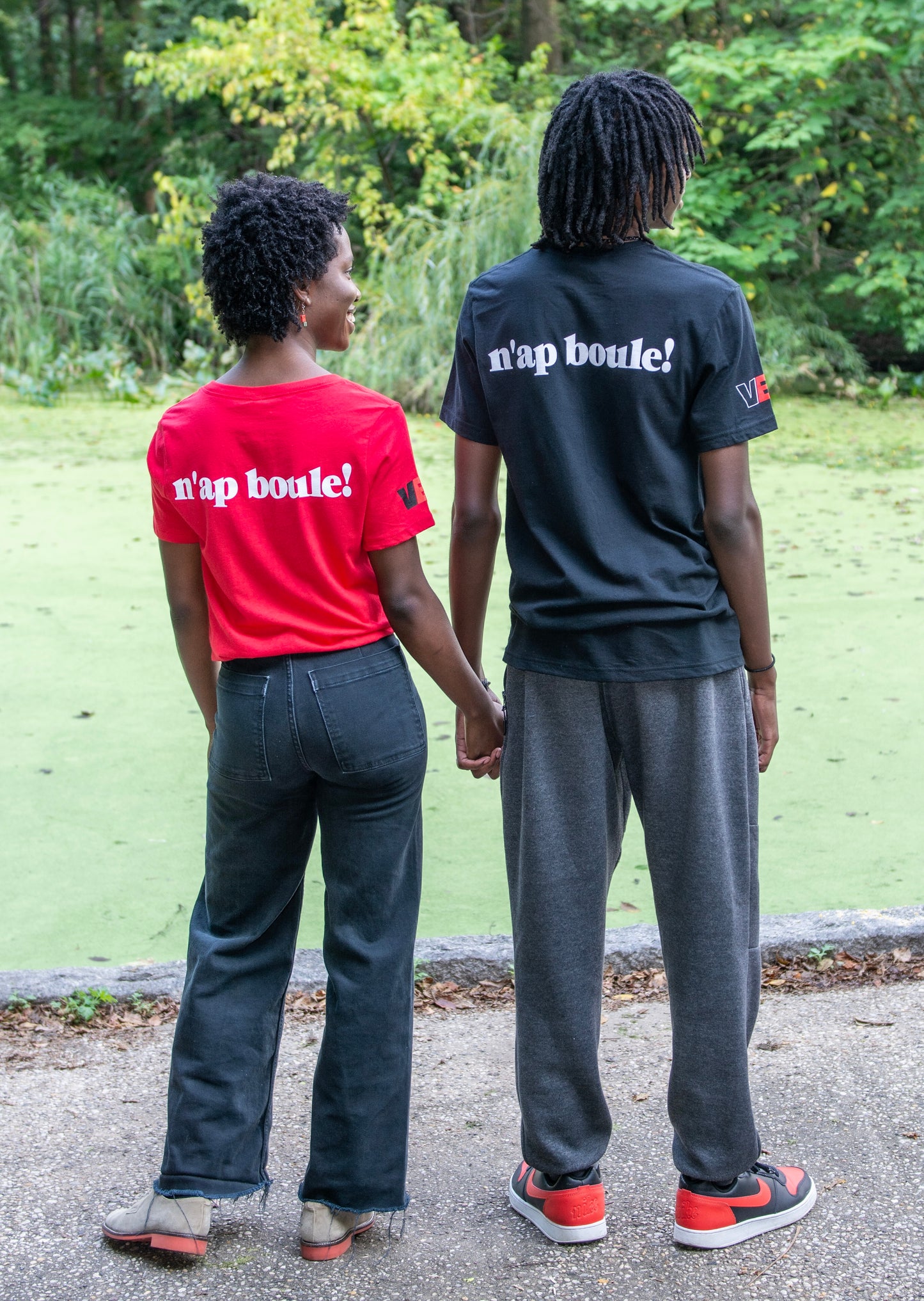 sak pase? n ap boule! v-neck red