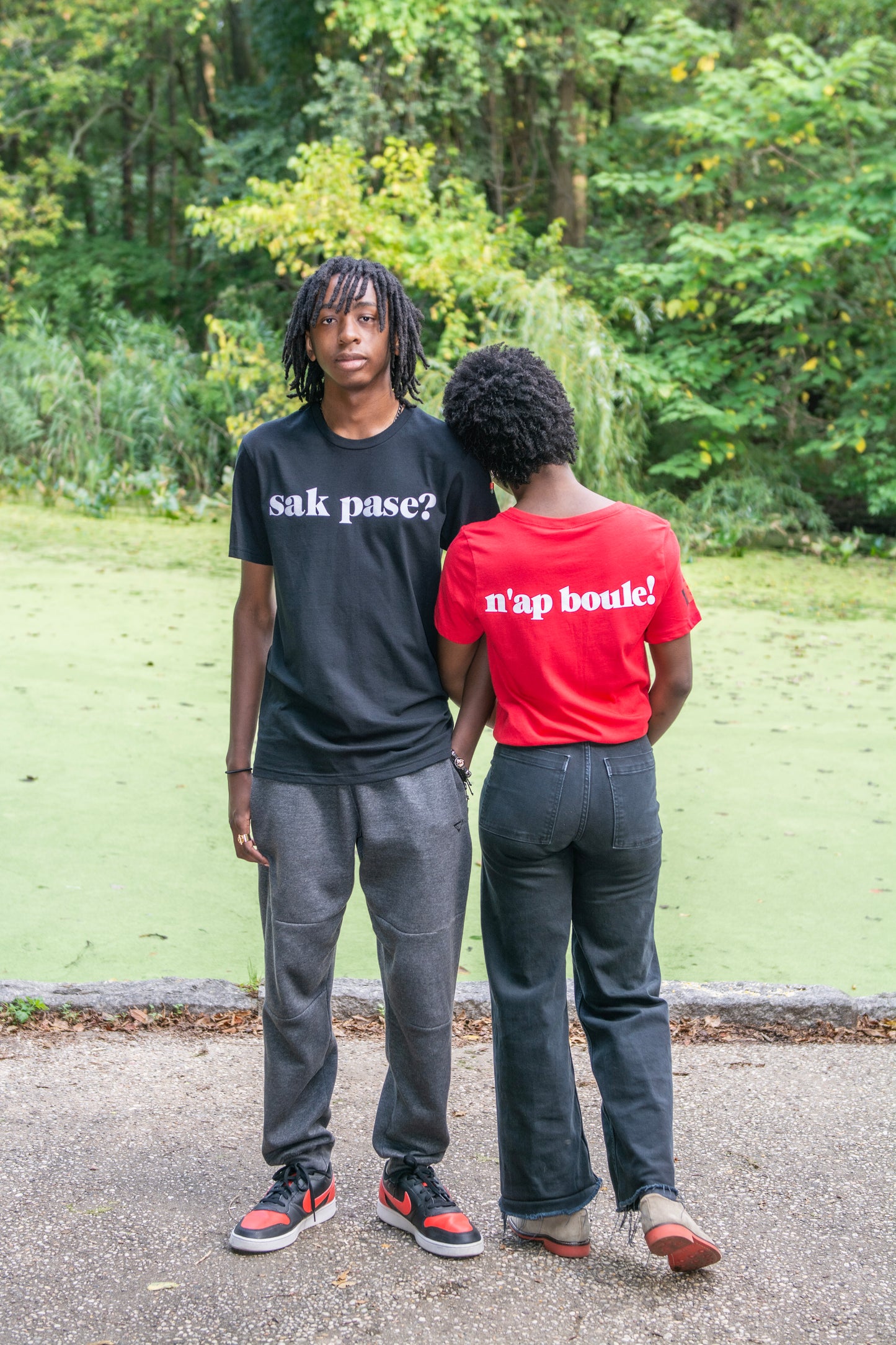 sak pase? n ap boule! v-neck red